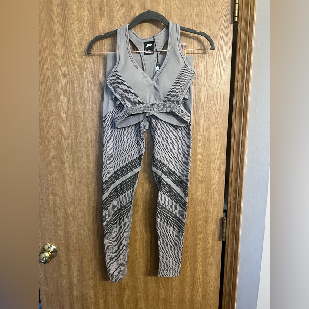 Pursue fitness grey zig zag seamless set